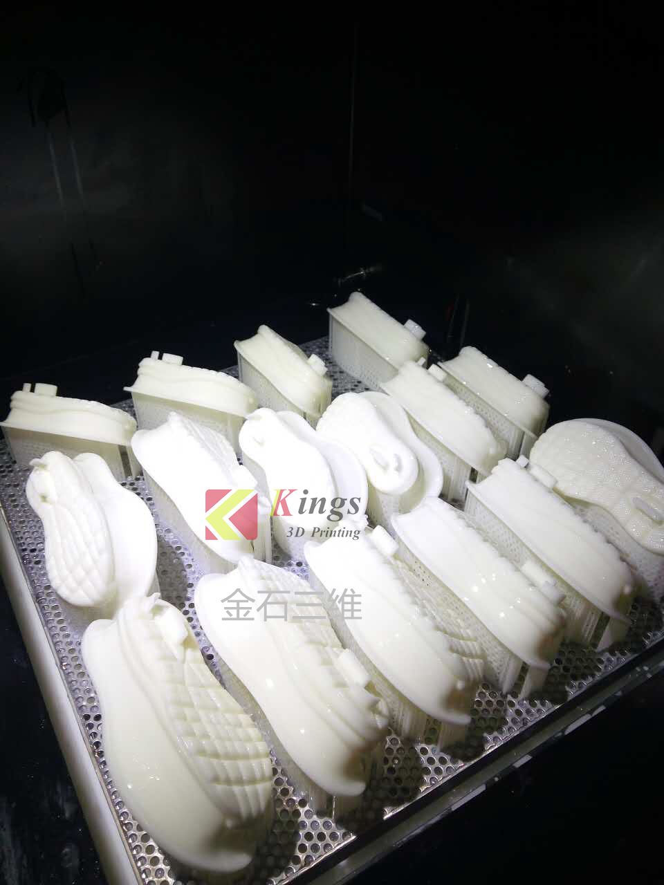 萬人鞋廠耀群實業(yè)為何選擇金石SLA光固化3D打印機(jī)