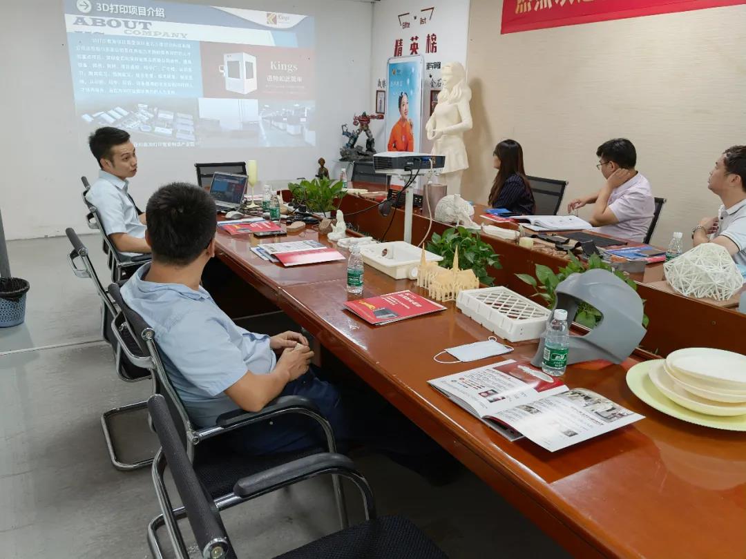 廣西理工職業(yè)技術(shù)學校領(lǐng)導(dǎo)一行蒞臨我司交流參觀 洽談增材制造(3D打印)校企專業(yè)共建合作事宜